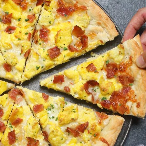 American Bacon, Egg, and Cheese Breakfast Pizza
